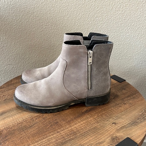 Sorel Shoes - Sorel Grey Waterproof Boots Size 8